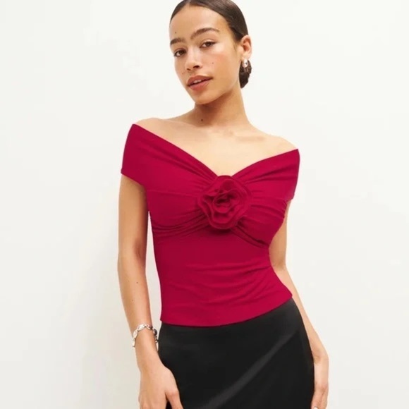Reformation Tops - Reformation Elegant Red Off-Shoulder Top